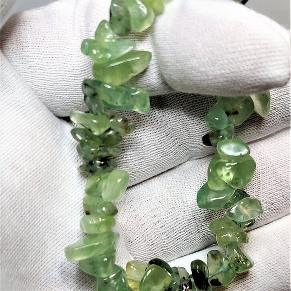 Prehnite w/ Rutile Stretch Bracelet 5-8mm chip natural stone w/ felt pouch-CB02 - Picture 2 of 10